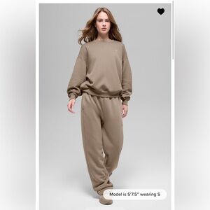 ALO Accolade Crew Neck Pullover & Straight Leg Sweatpants Set in Gravel